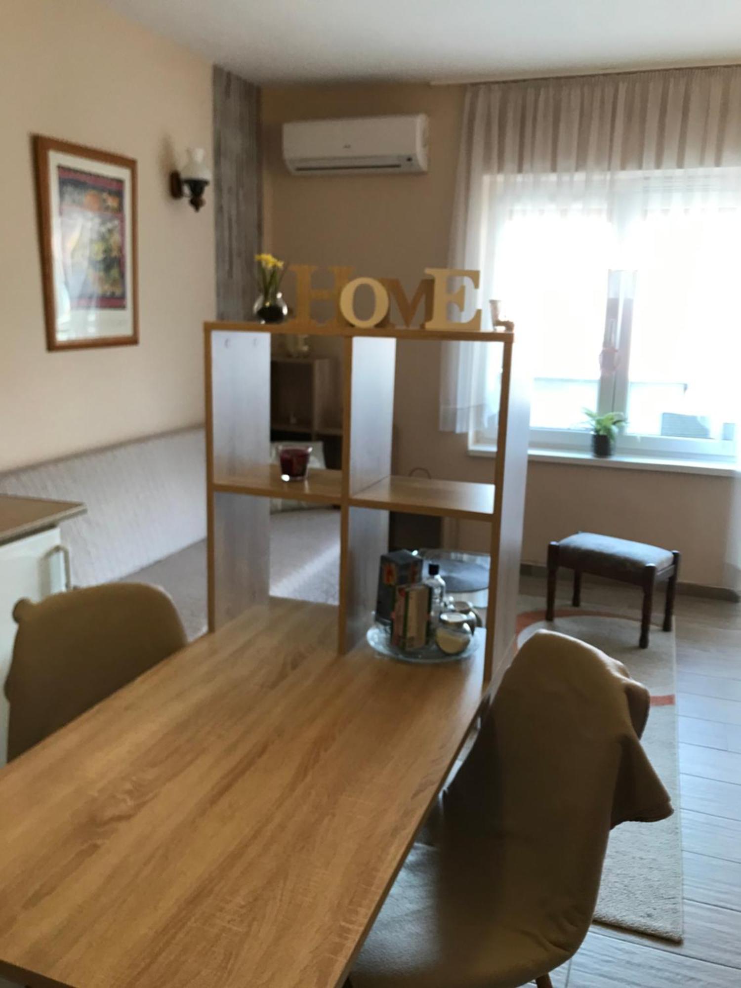Dom Square-Centrum-Free Parking Apartment Szeged Luaran gambar